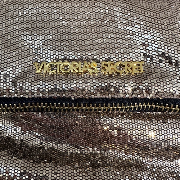 Victorias Secret Clutch Sequin Shiny Sparkle Fold Over Zippered Pouch Logo VS - Picture 2 of 9